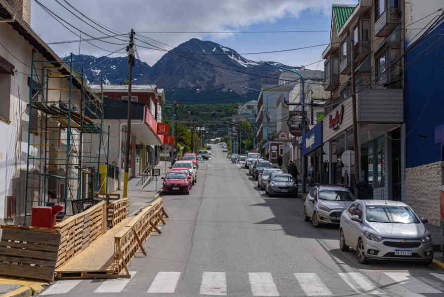 Argentina 155 - Ushuaia - calle.jpg